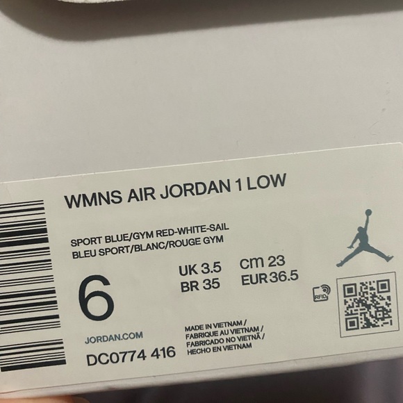 Women’s air jordan 1 low - Picture 3 of 4